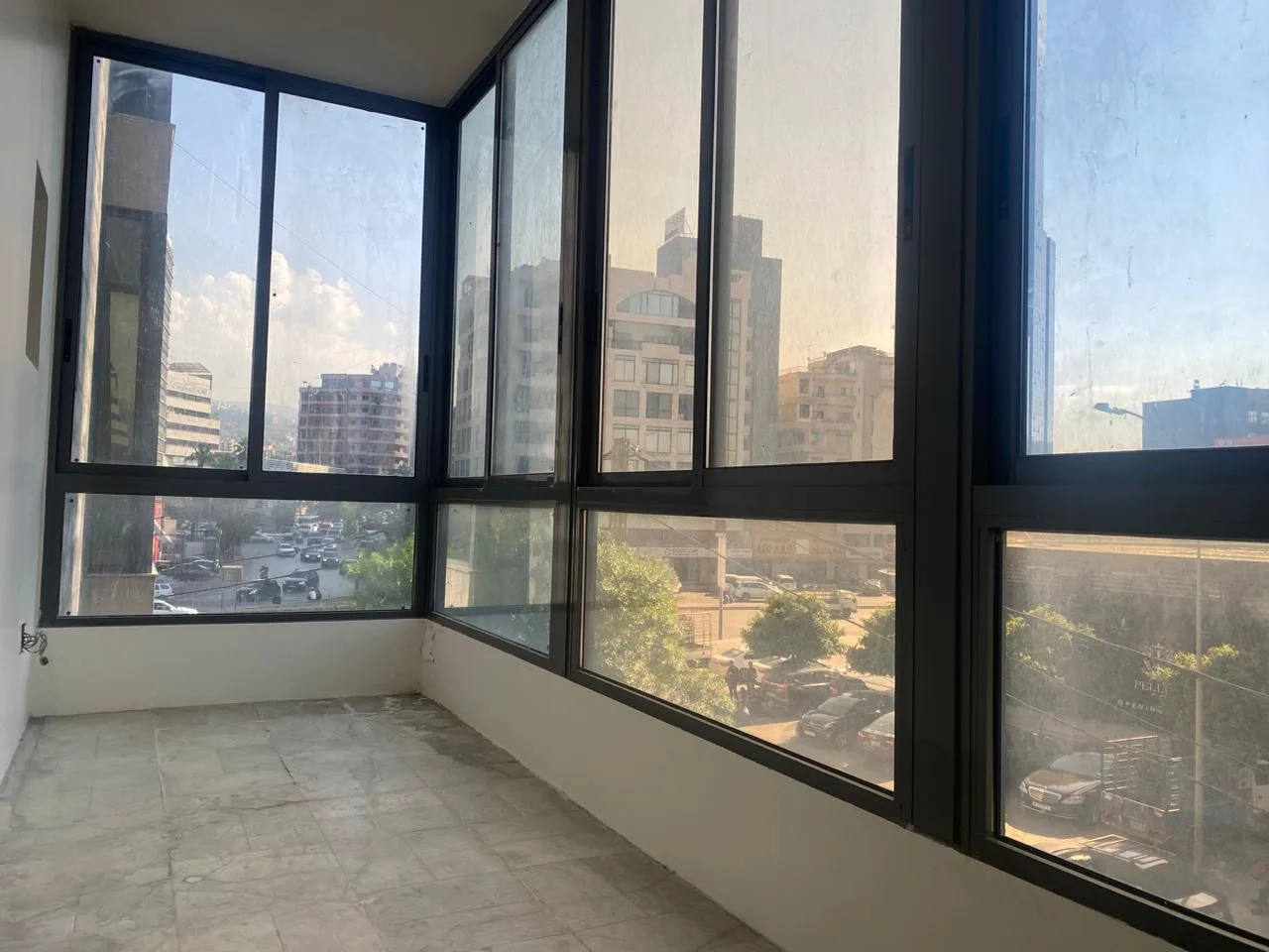 Office for Sale in Baouchriyeh — الصورة 2