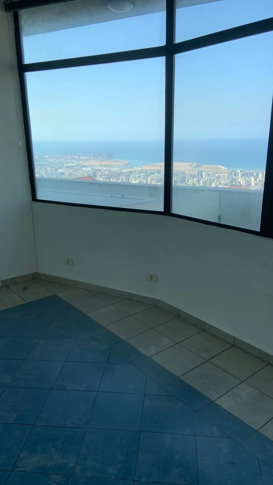 Clinic for sale in Fanar