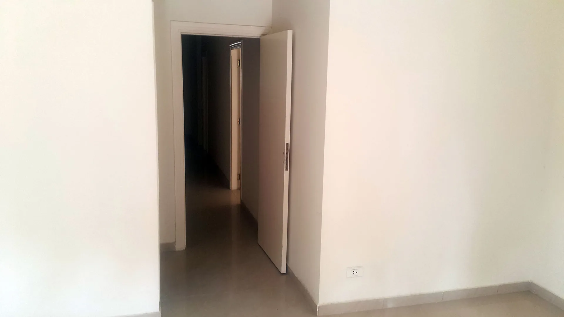 Apartment for Sale in Zouk Mosbeh, Lebanon — الصورة 2