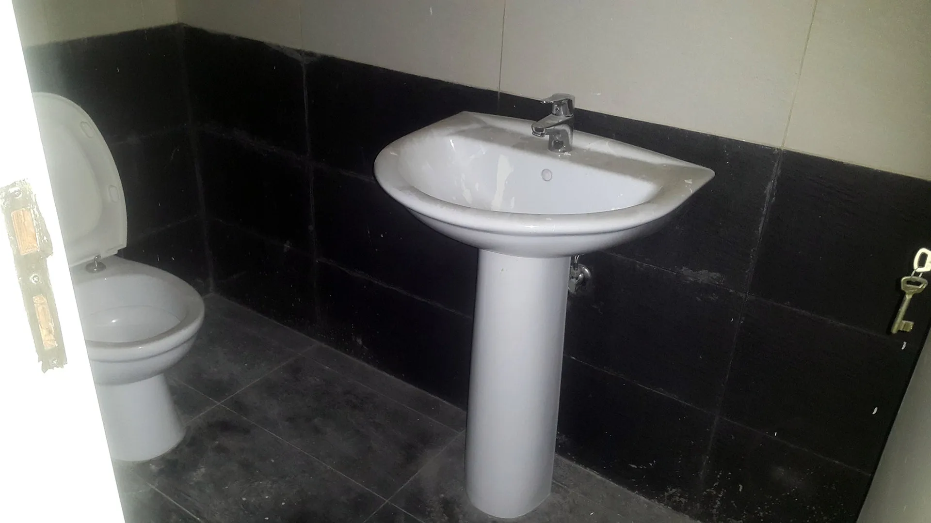 Apartment for Sale in Zouk Mosbeh, Lebanon — الصورة 4