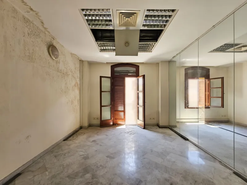 Office for Rent in Downtown - Nejmeh square — الصورة 3