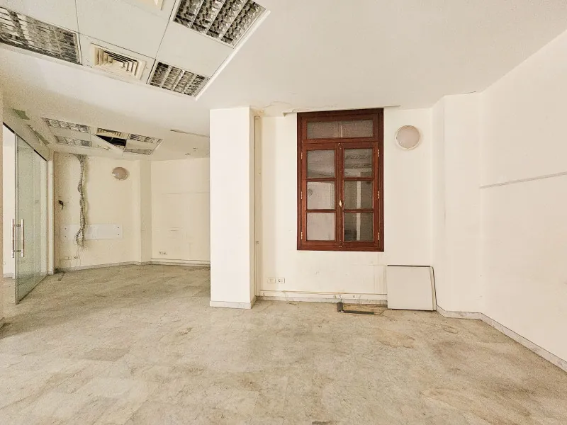 Office for Rent in Downtown - Nejmeh square — الصورة 4
