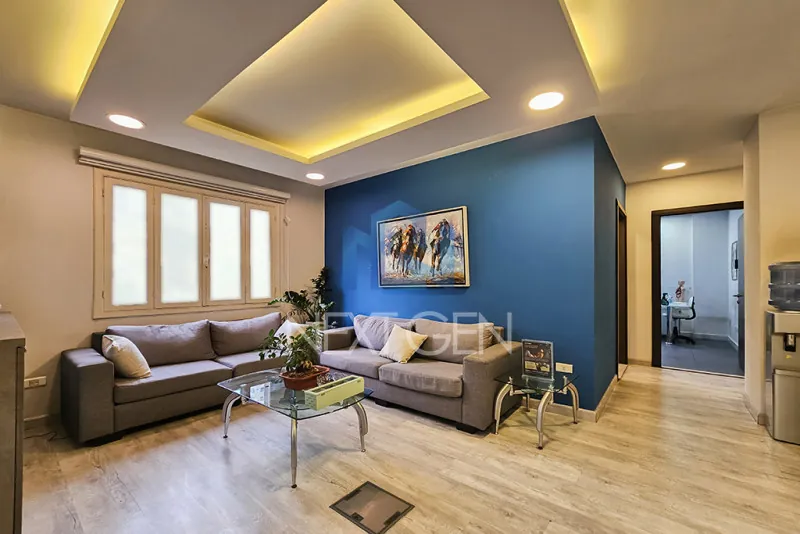 Office for Rent in Saifi Village — الصورة 2