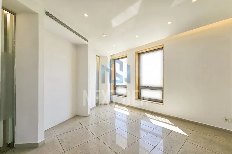 Office for Rent in Adlieh — الصورة 4
