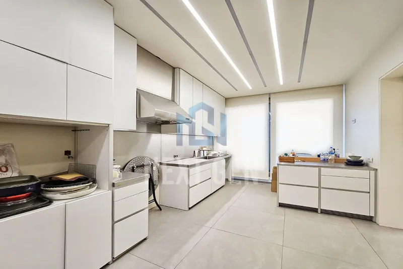 Apartment for Rent in Ras Beirut — الصورة 3