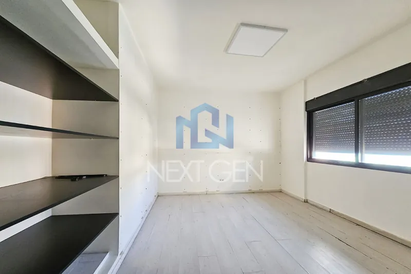 Office for Rent in Achafieh — الصورة 4