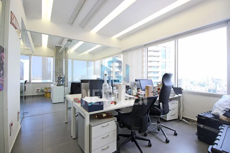 Office for Rent in Sin El Fil — الصورة 2