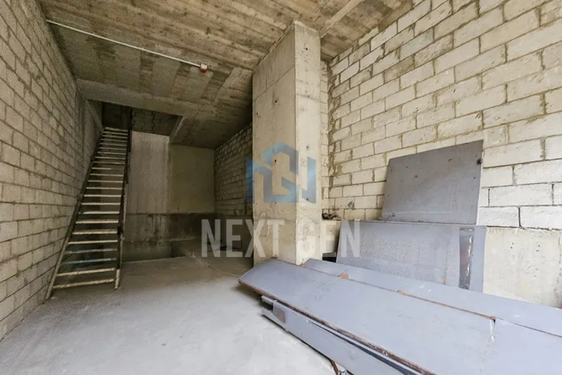 Retail for Sale in Downtown — photo 2