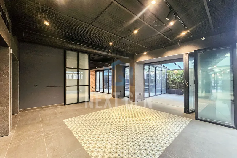 Retail space for Rent in Badaro — الصورة 1