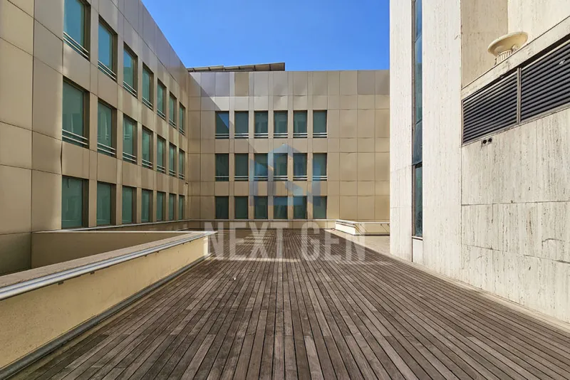 Office with Terrace for Rent in Downtown — الصورة 2