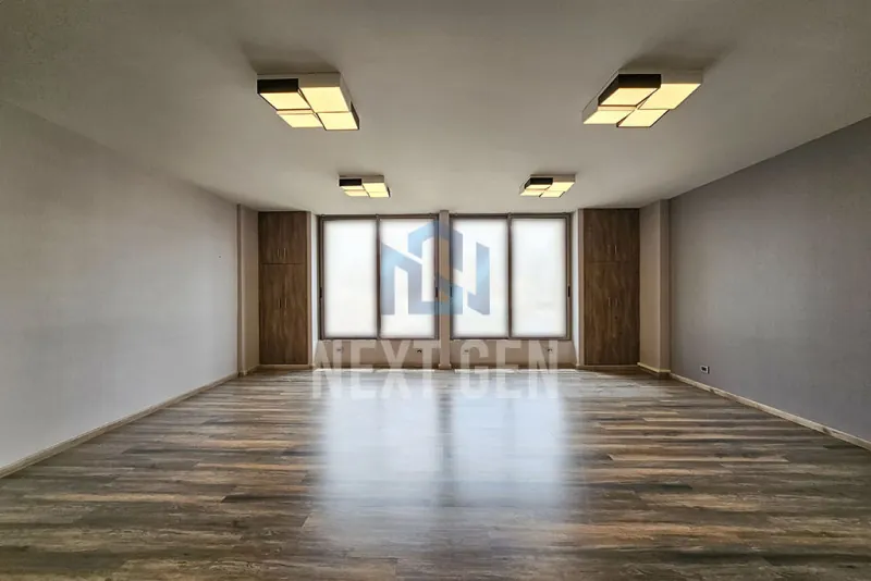 Office for Rent in Ain Mraise — الصورة 3