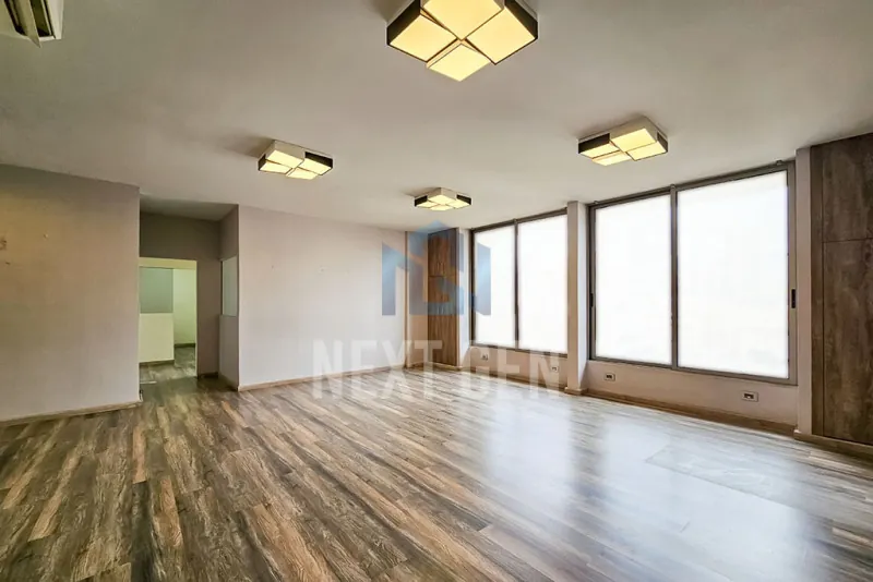 Office for Rent in Ain Mraise — الصورة 4