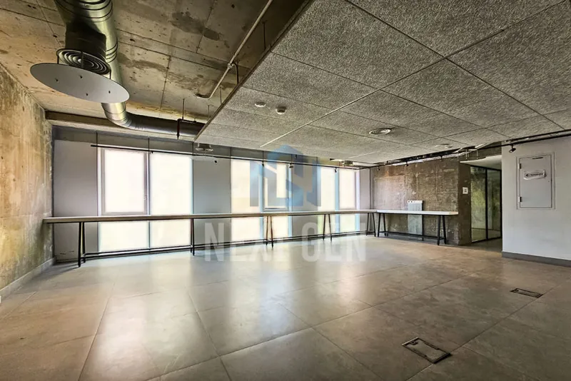 Office for Rent in Achrafieh — الصورة 4