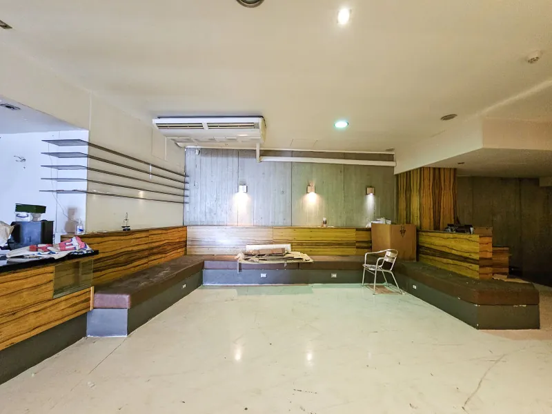 Showroom for Rent in Verdun — الصورة 5