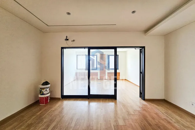 Office for Rent in Mar Mikhael — الصورة 1