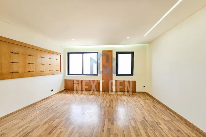 Office for Rent in Mar Mikhael — الصورة 1