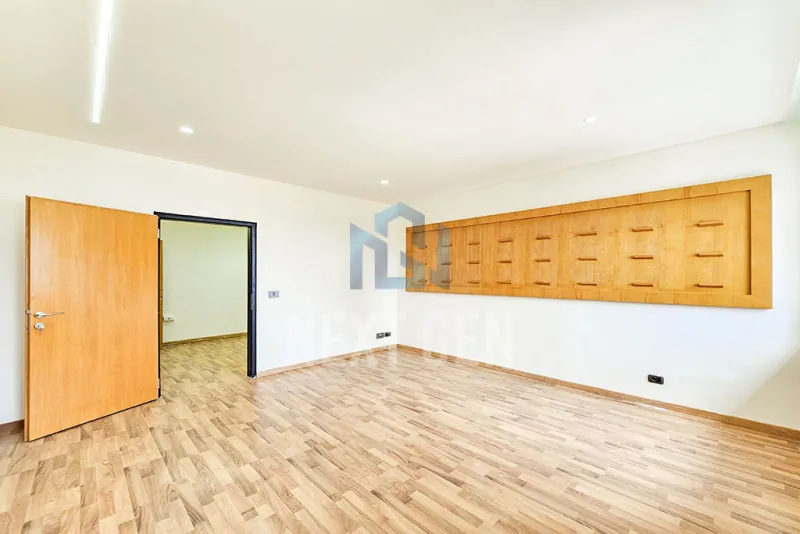 Office for Rent in Mar Mikhael — الصورة 2