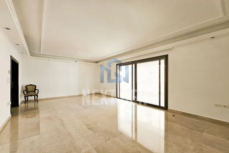 Apartment for Rent in Ain al-Mraiseh — الصورة 1