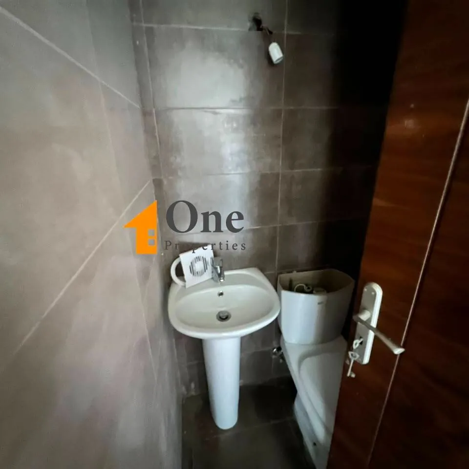 Brand New Apartment For Sale In Bouar — الصورة 2