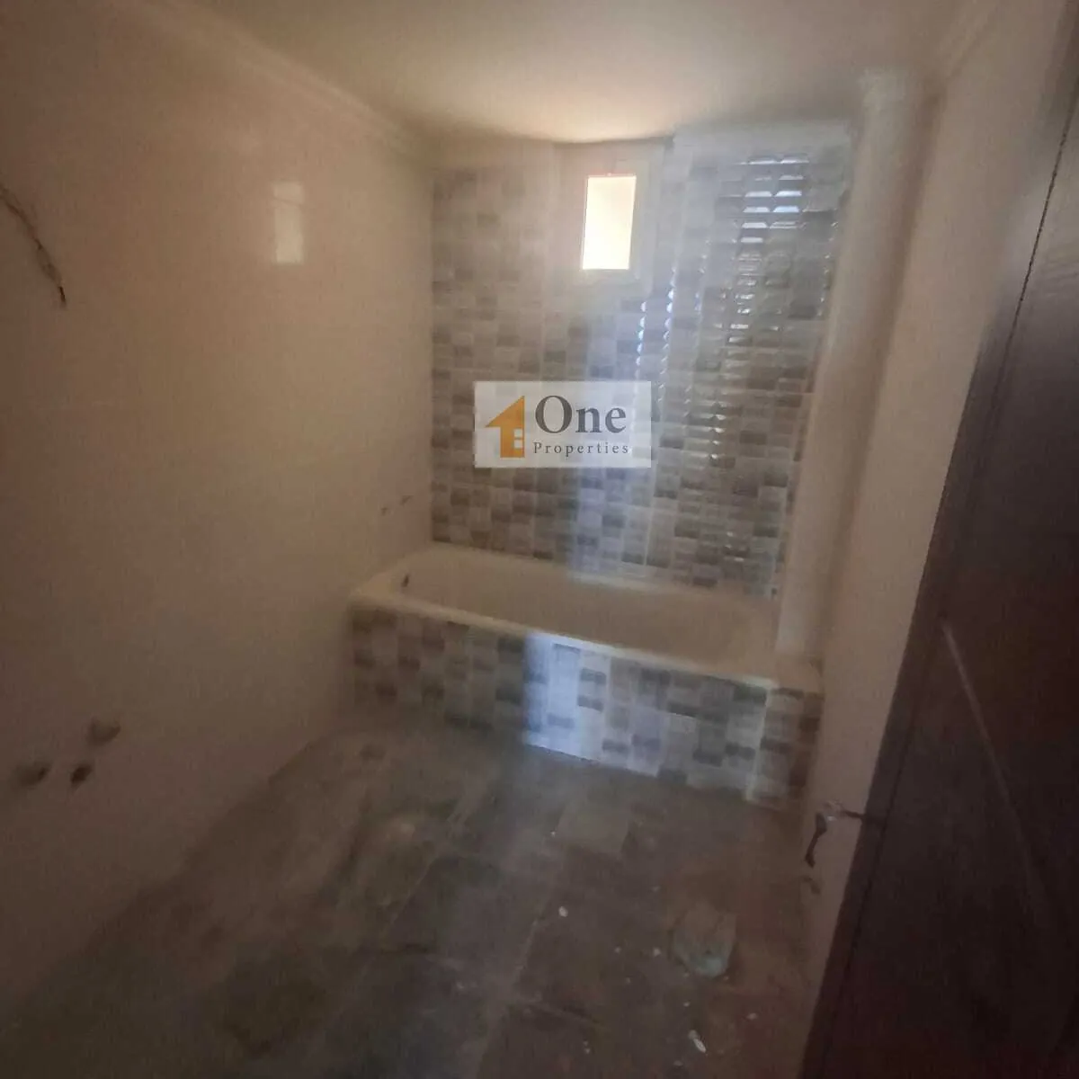 Brand New Apartment For Sale In Bouar — الصورة 3