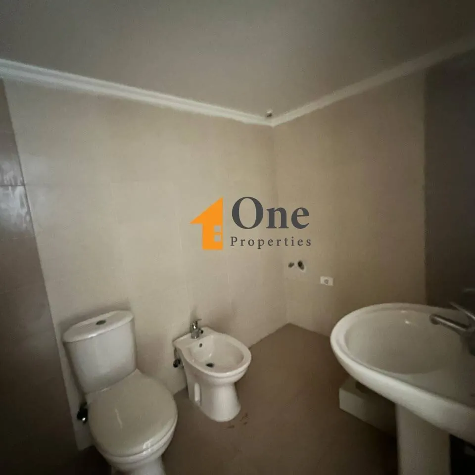 Brand New Apartment For Sale In Bouar — الصورة 3
