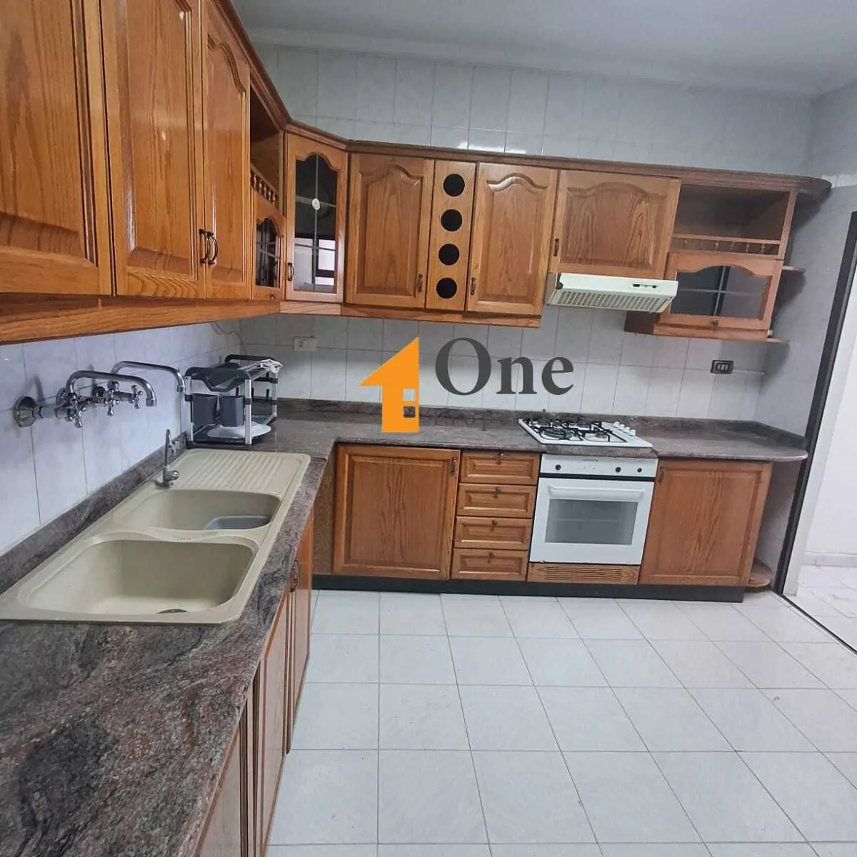 Apartment For Sale In Zouk Mikael — الصورة 5