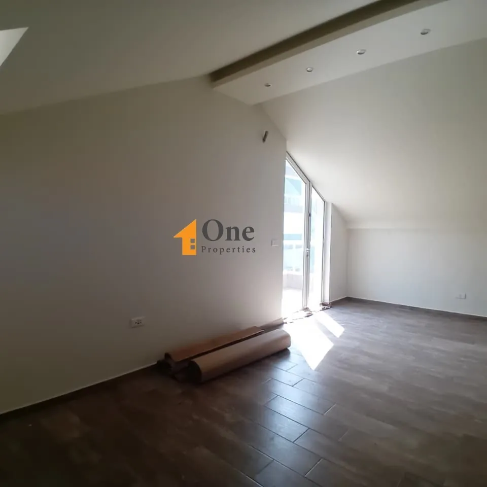 Duplex Apartment For Sale In Halat — الصورة 3