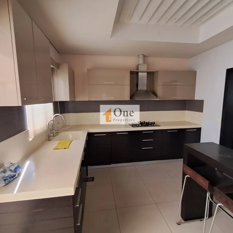 Semi-Furnished Apartment For Sale In Zouk Mikael — الصورة 3