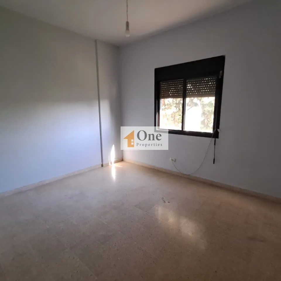 Semi-Furnished Apartment For Sale In Zouk Mikael — الصورة 8