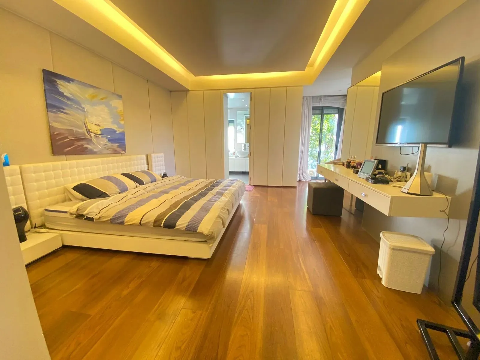 Spacious 4 bedrooms apartment in Mtayleb — photo 3