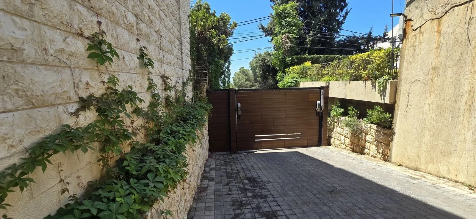 Elegant Duplex with Scenic Views in Rabieh — الصورة 2