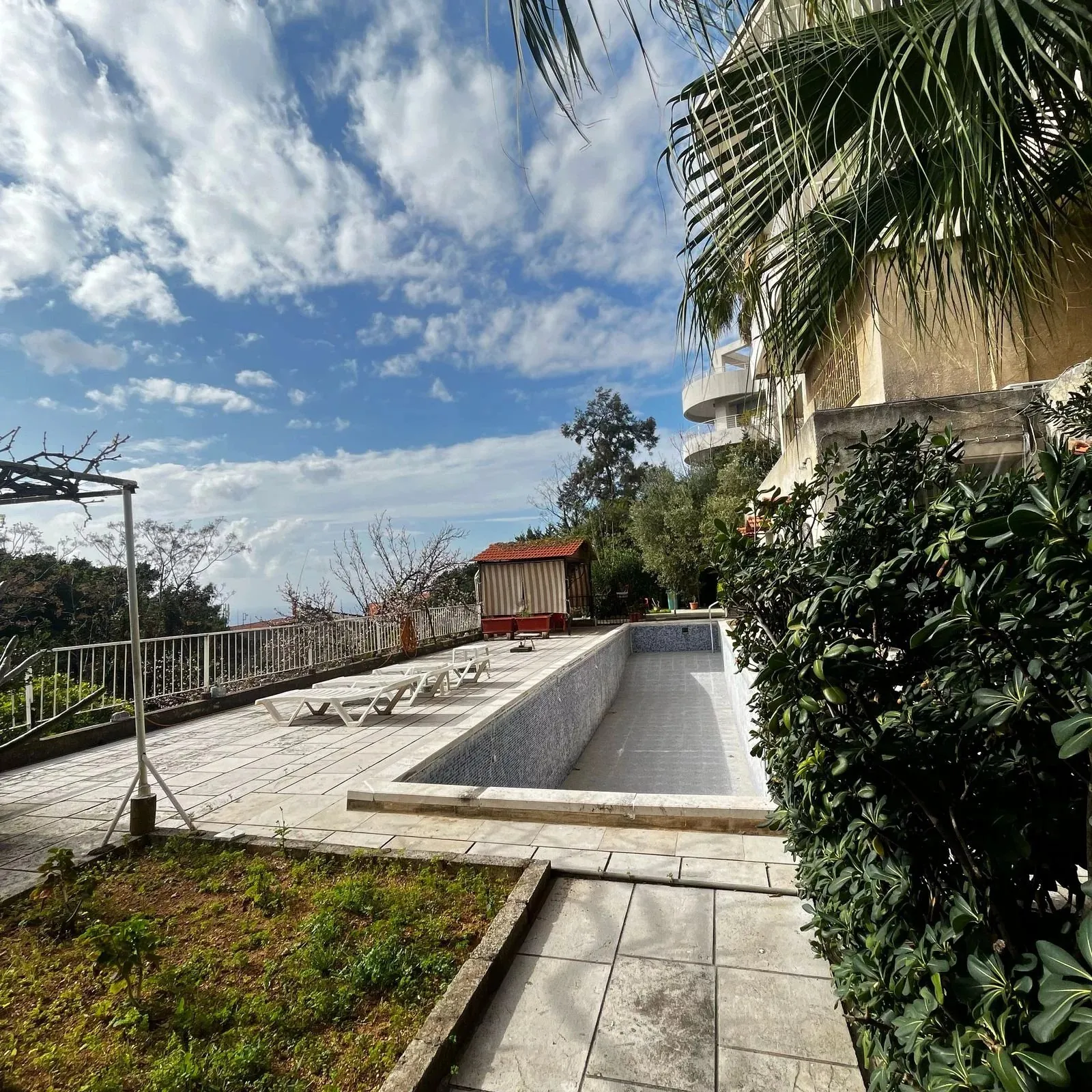 Earthquake-Resistant Villa For Sale in Rabieh — الصورة 4