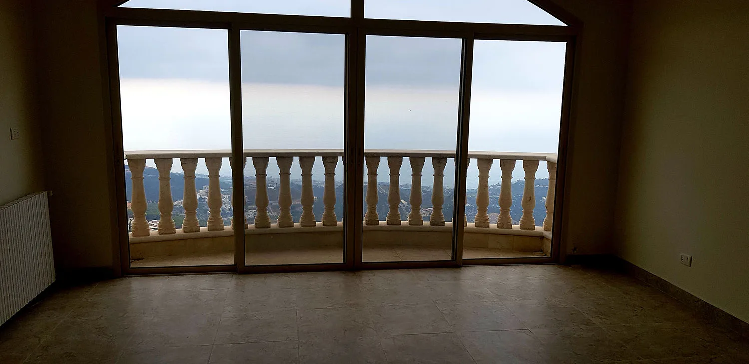 Villa for Sale in Kfour — الصورة 5