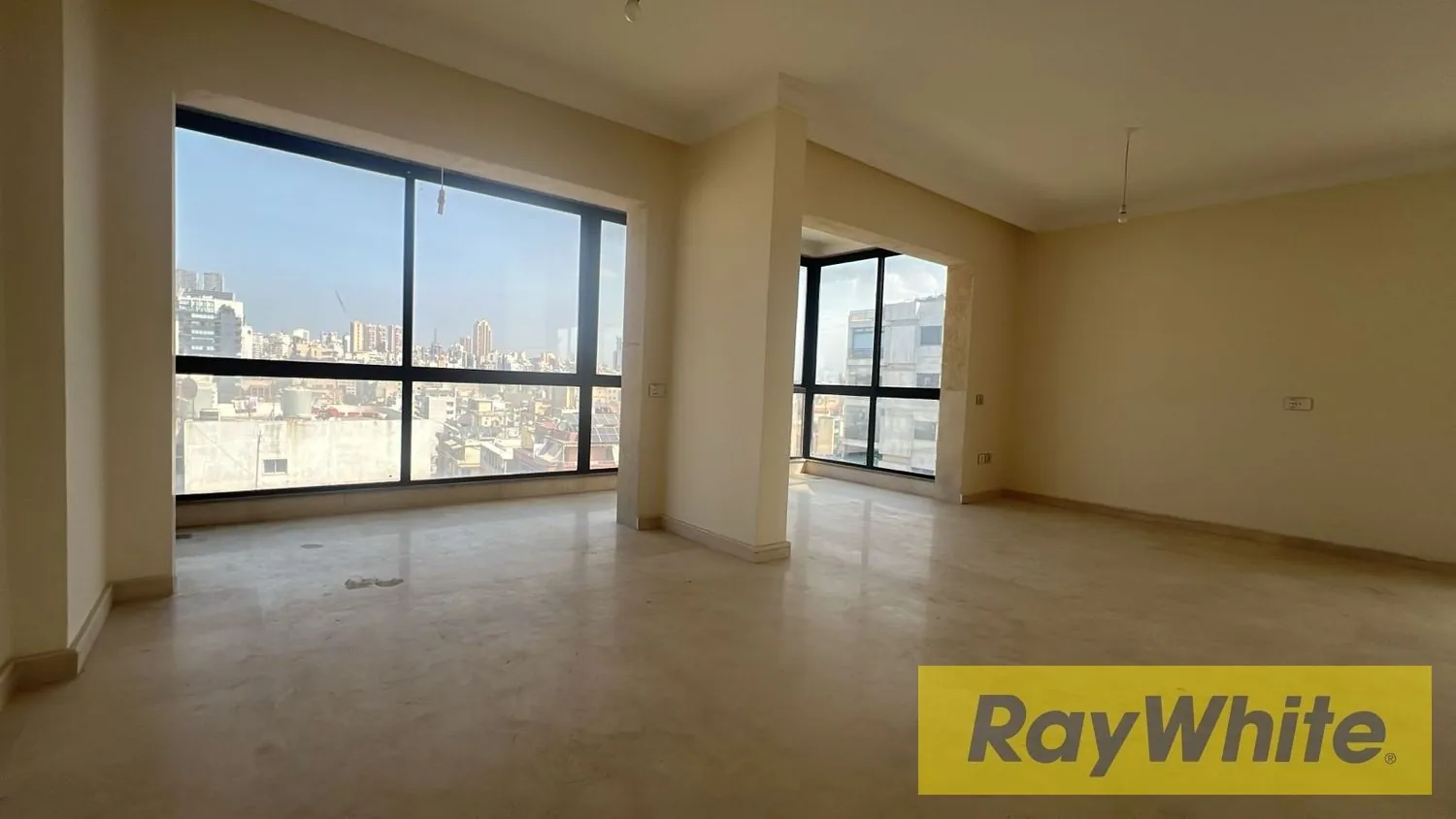 Apartment For Sale In Badaro — الصورة 4