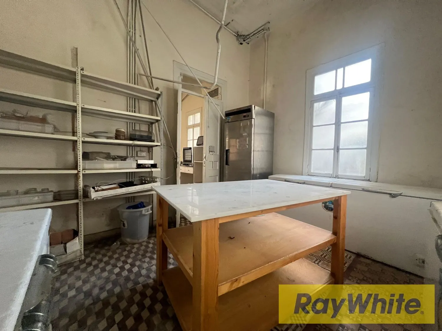 Stand Alone For Rent In Badaro — الصورة 2