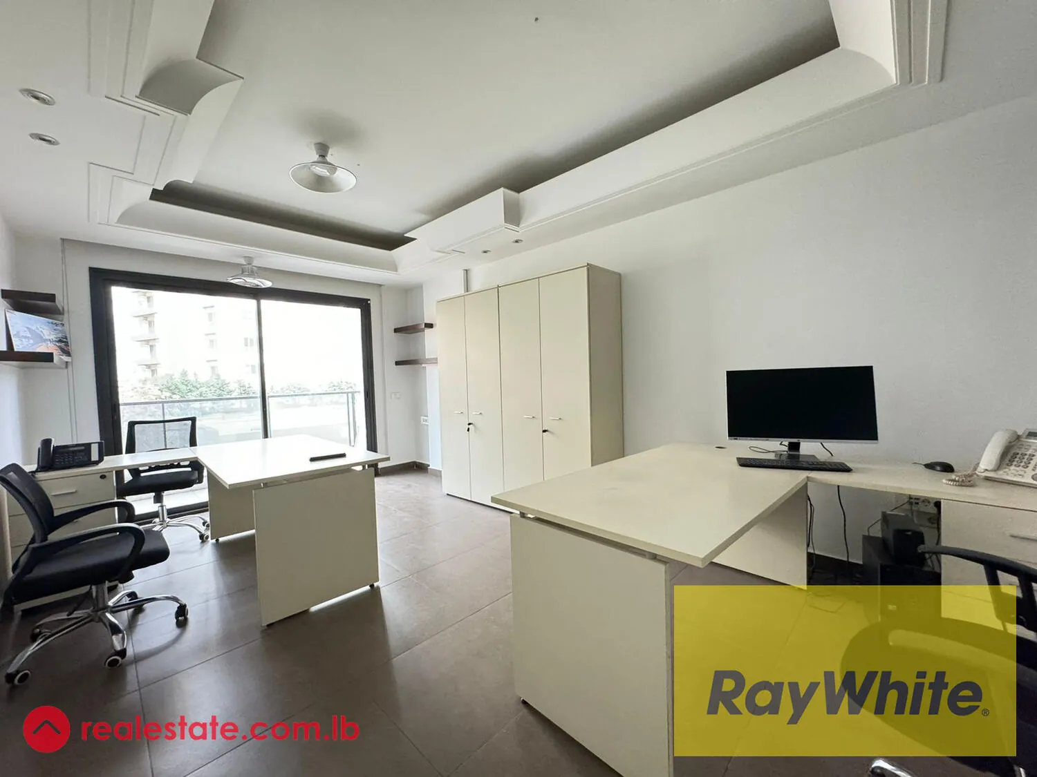 Office For Rent In Ain Mreisseh — الصورة 4