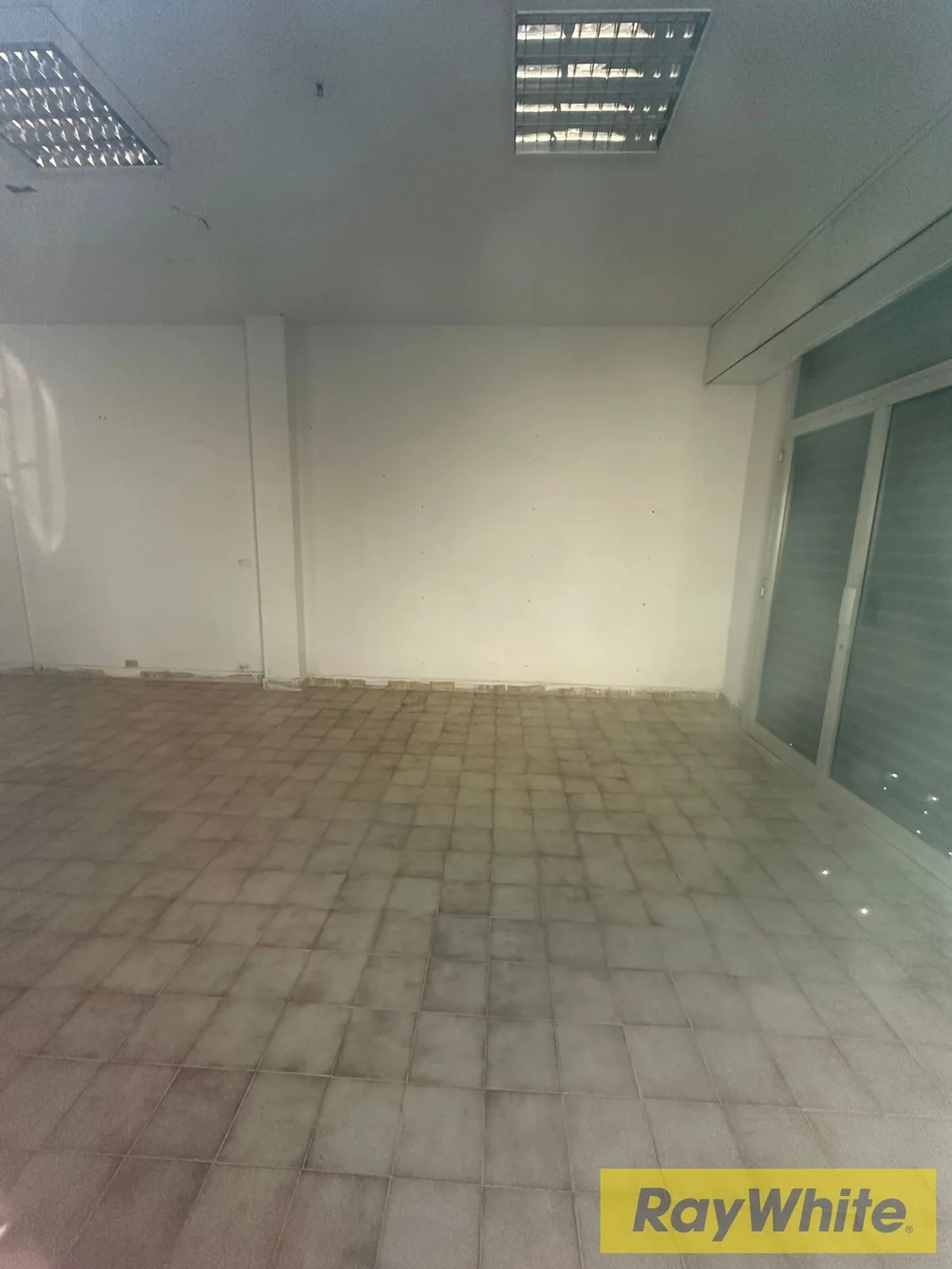 Shop For Rent – Dbayeh | Ground Floor | 40 Sqm — الصورة 2