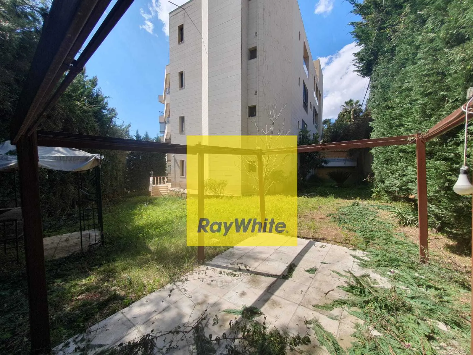 Apartment For Sale In Yarzeh|garden
