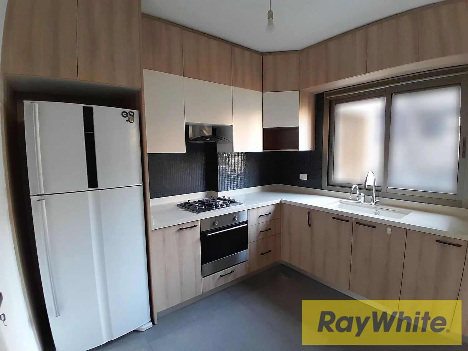 Spacious Apartment For Sale In Achrafieh – Fassouh — الصورة 3