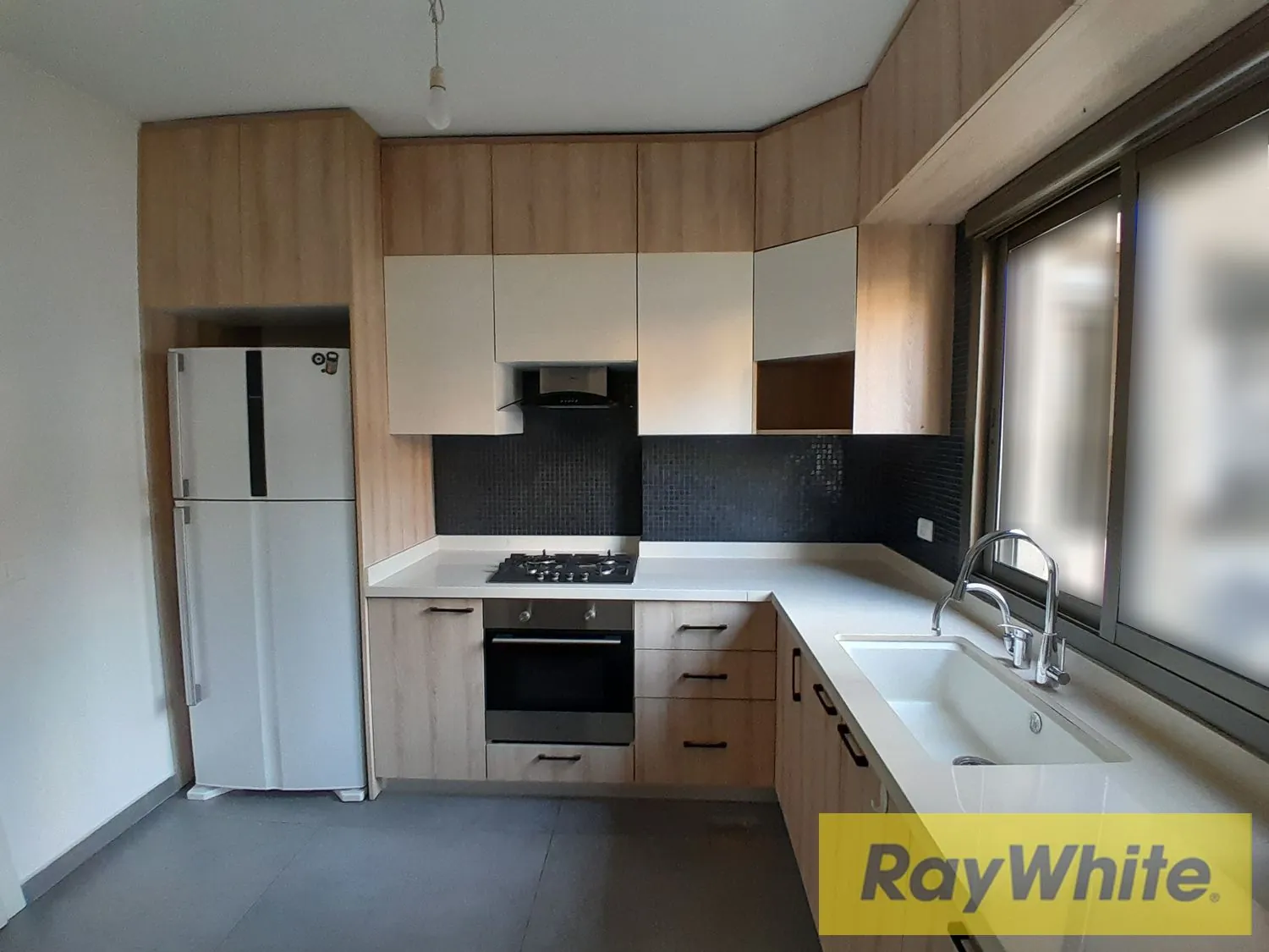 Spacious Apartment For Sale In Achrafieh – Fassouh — الصورة 4