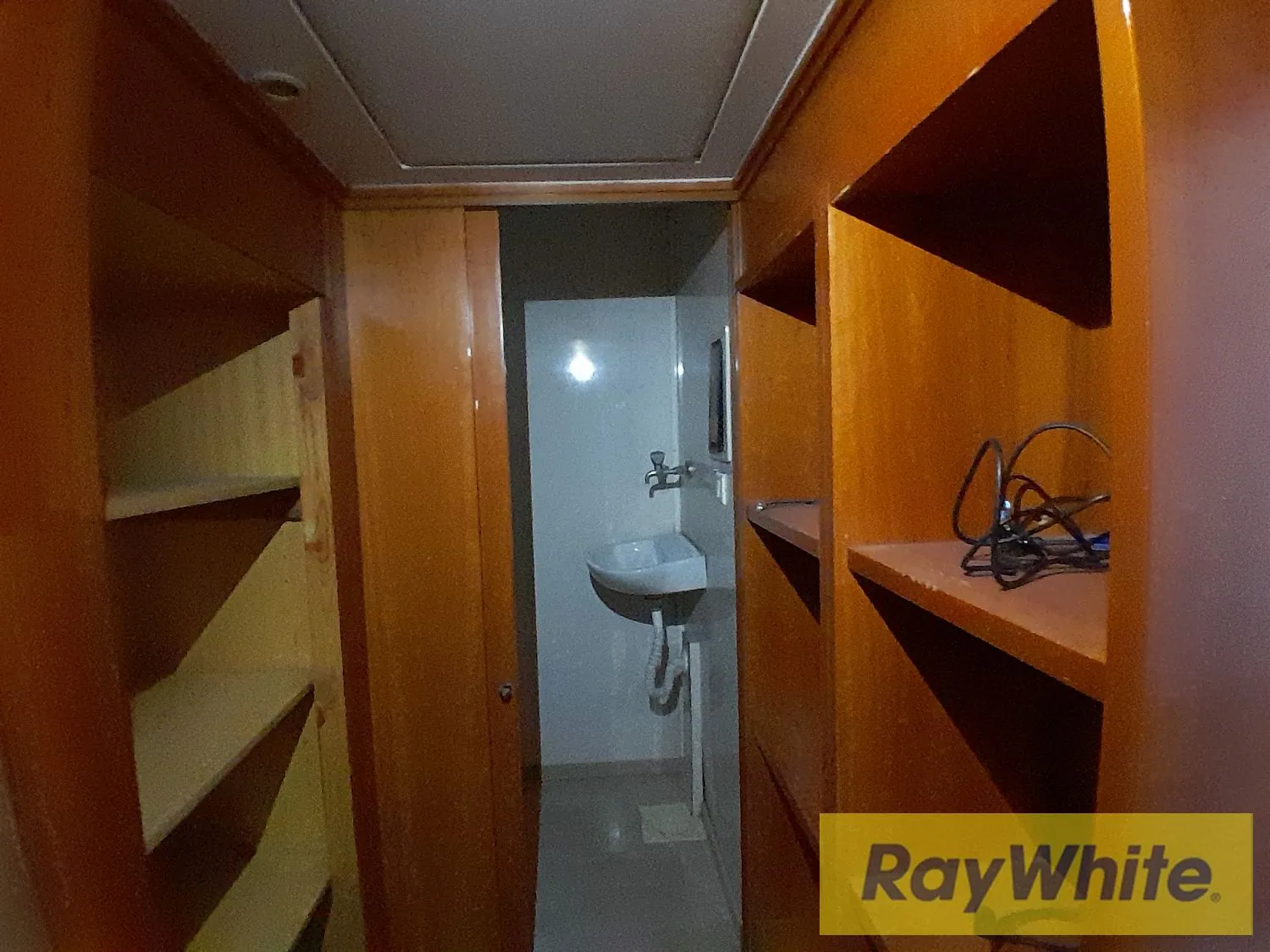 Shop For Rent In Achrafieh – 40 Sqm — photo 4