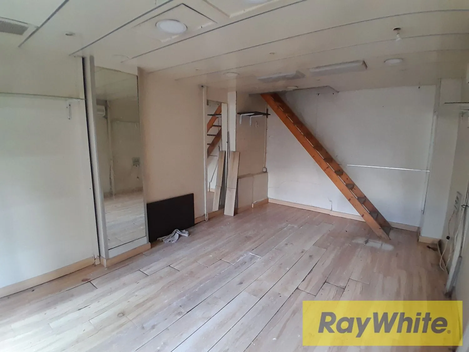 Shop For Rent In Achrafieh – 30 Sqm — الصورة 1