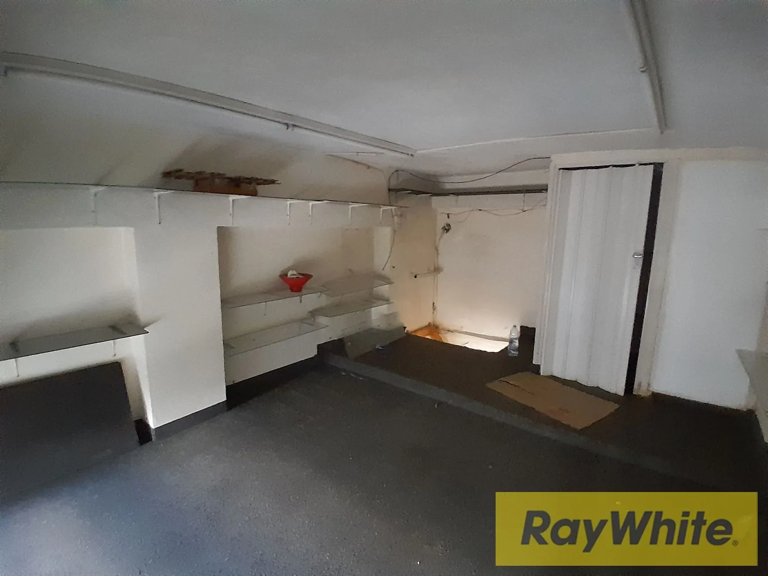 Shop For Rent In Achrafieh – 30 Sqm — الصورة 2