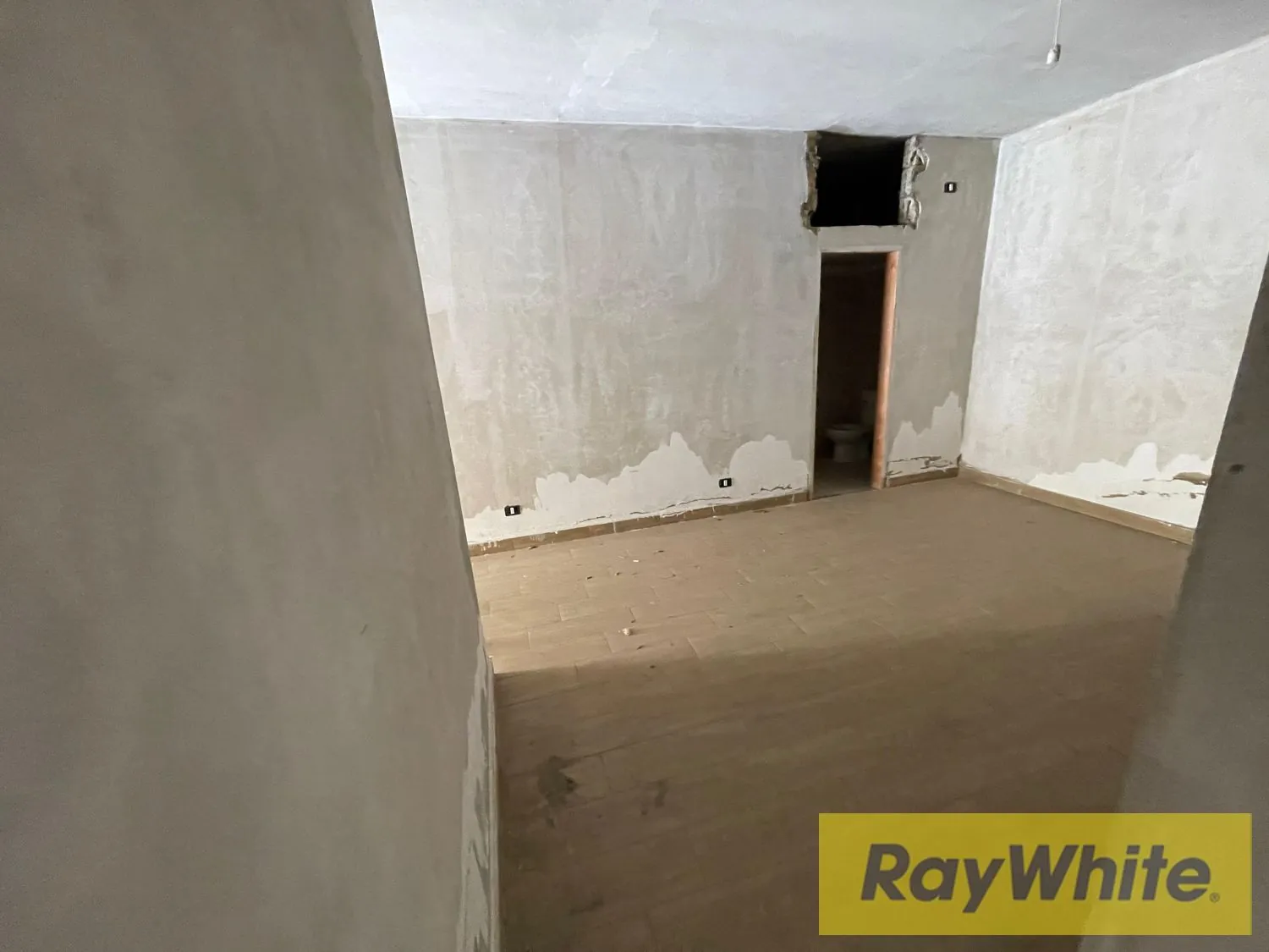 Apartment For Sale In Dekwaneh – Large Terrace | Price Negotiable — الصورة 2