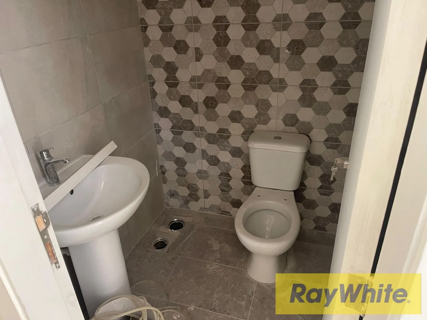 Apartment For Sale In Dekwaneh – 133 Sqm With Terrace — الصورة 5