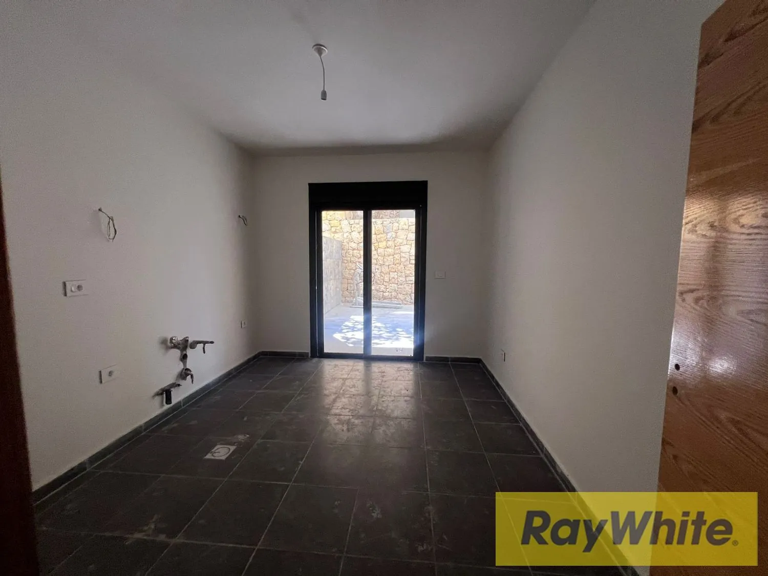 Apartment For Sale In Bharsaf – 223 Sqm With Terrace — الصورة 3