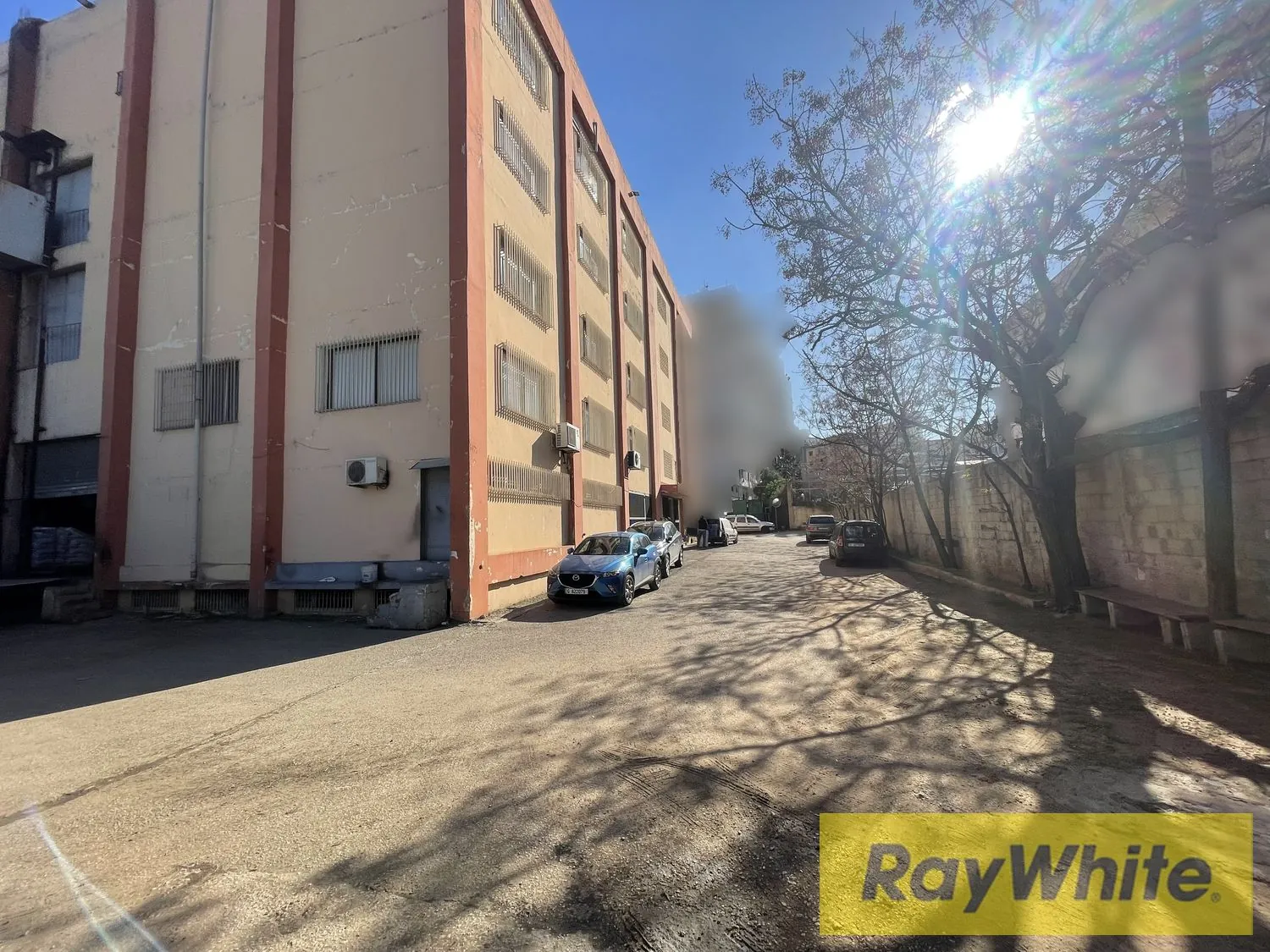 Industrial Property For Sale – | Multiple Levels — الصورة 3