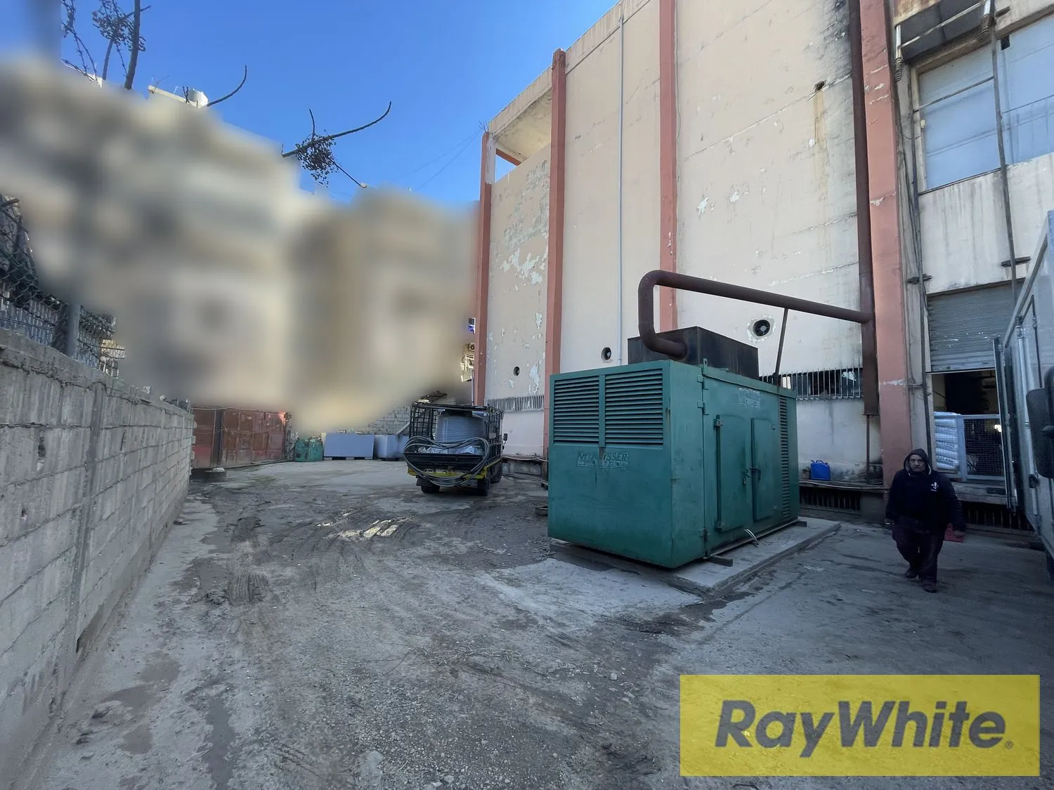 Industrial Property For Sale – | Multiple Levels — الصورة 4