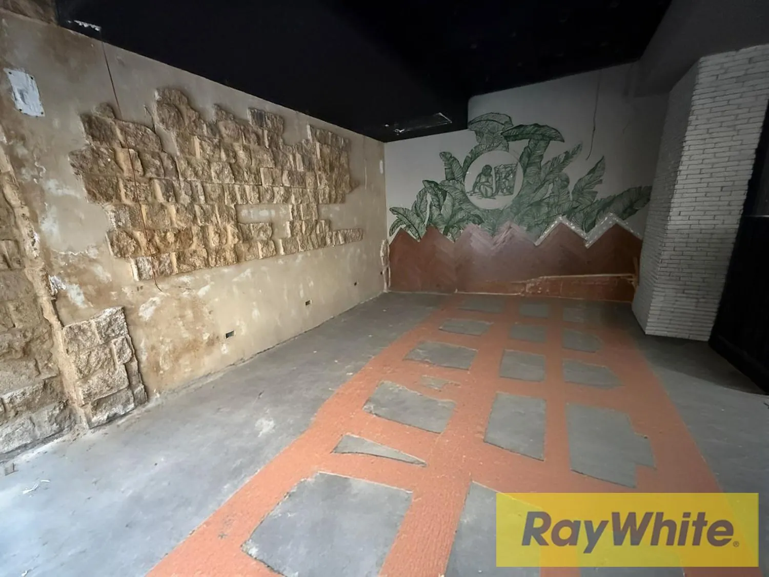 Shop For Rent In Downtown – Ideal For Restaurant Or Pub
