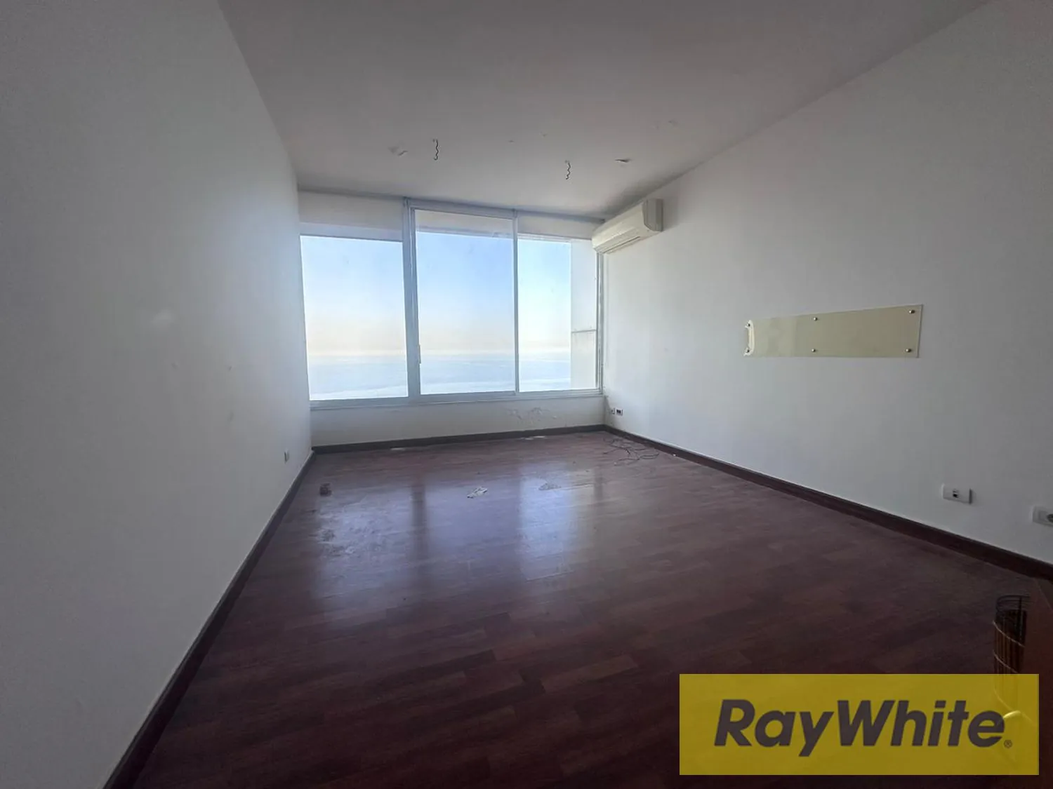 Office For Rent In Rawche — الصورة 4